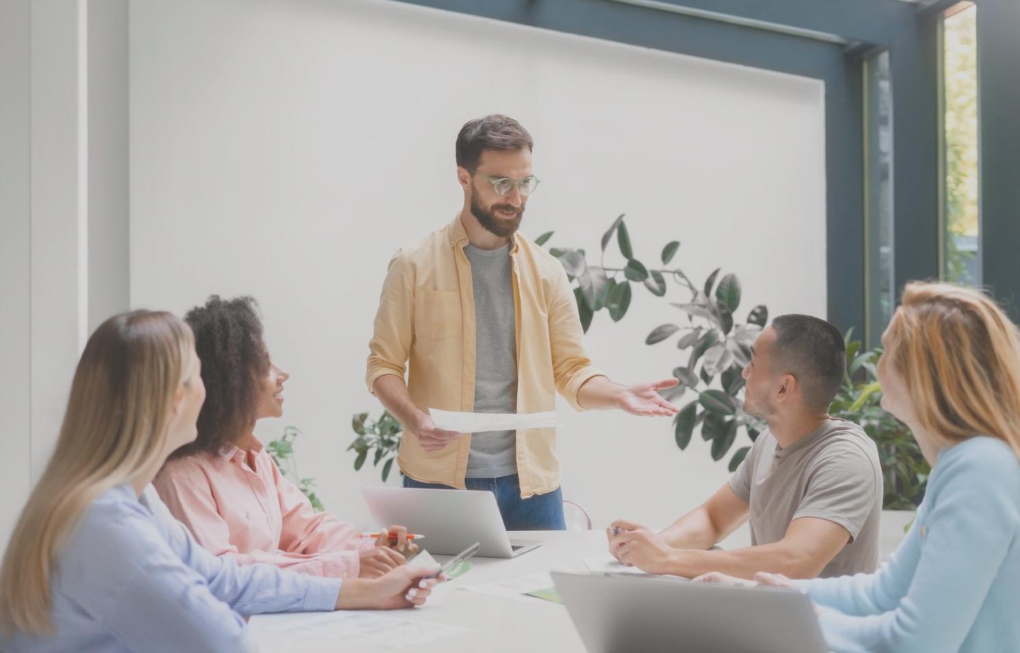 Persönliche Entwicklung und Mindset-Transformation in entspannter Atmosphäre